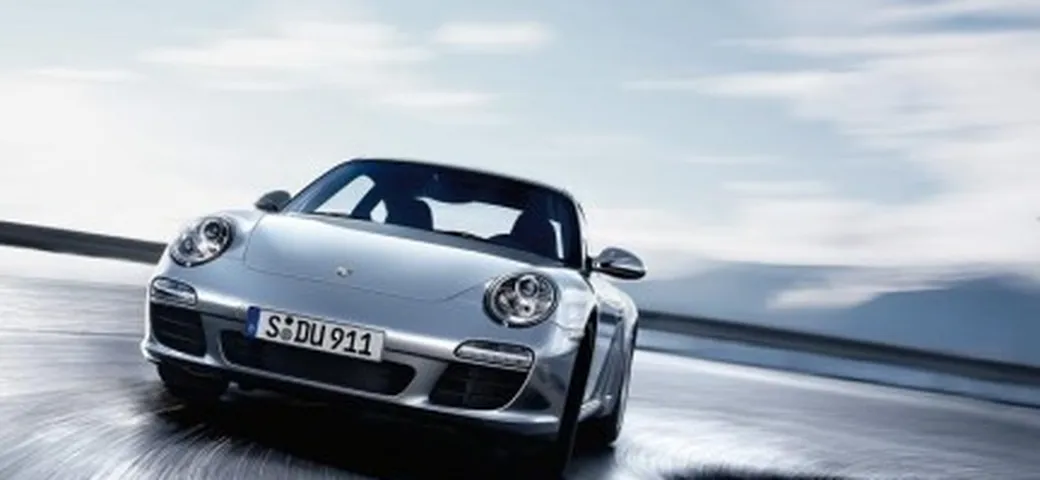 Porsche 911 Carrera 4 PDK: un colpo di freno a mano e cambia la trazione