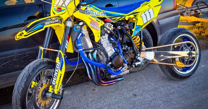 RM-Z1000 trasforma una GSX-R1000 in una supermoto estrema