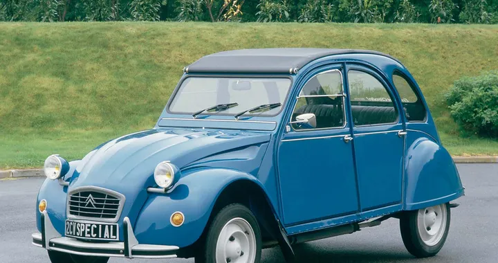Citroën 2CV: un raduno diverso dal solito