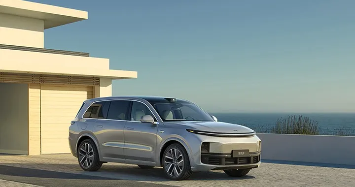 Li L9: il maxi SUV cinese iper-tecnologico