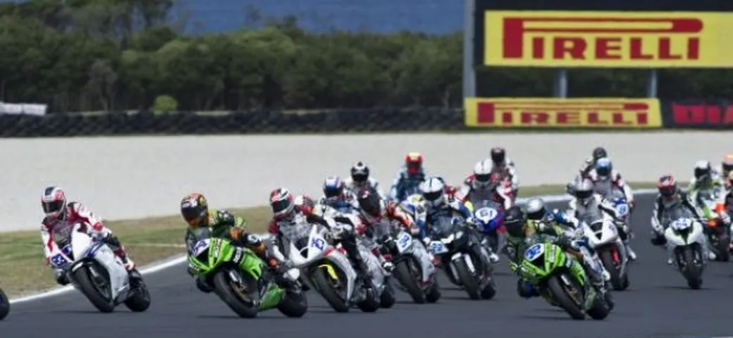 WSS, Phillip Island: Sofuoglu in volata su Foret