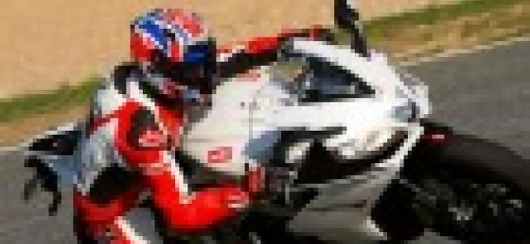 Video test dell'Aprilia RSV4 R