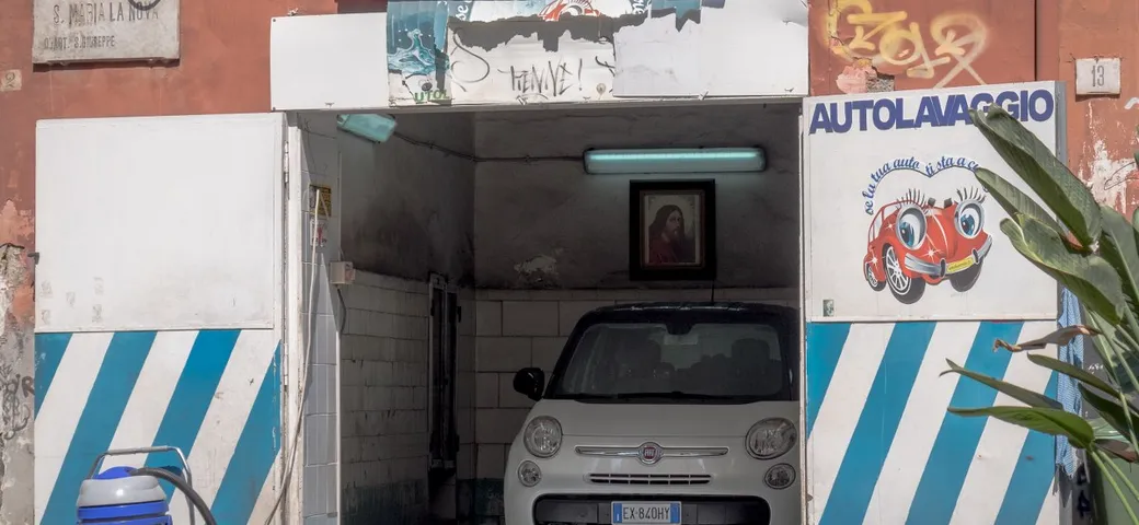 Vietato lavare auto: multe fino a 500 euro