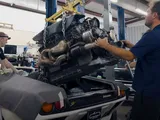 Per cambiare una guarnizione da pochi euro devono rimuovere il V12: un salasso