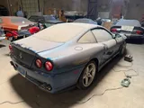 Da un garage dimenticato emergono delle rarità: c'è anche una Ferrari