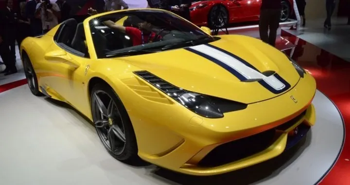 L'abitacolo della Ferrari 458 Speciale A