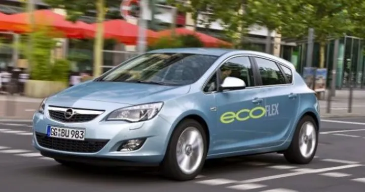 Opel Astra: per la 1.3 CDTI ecoFLEX è disponibile il sistema Start&Stop