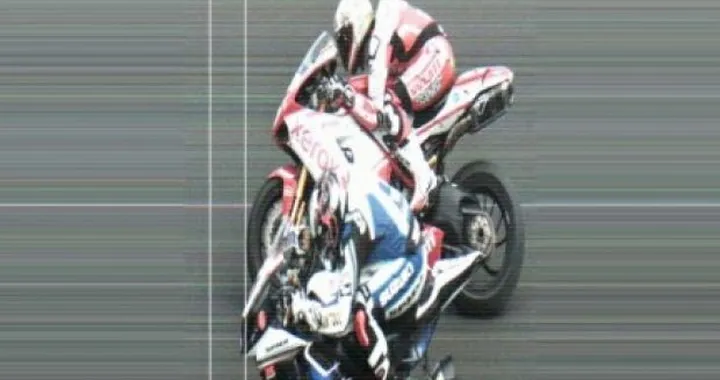 WSBK: incredibile Leon Haslam al fotofinish su Fabrizio in gara1