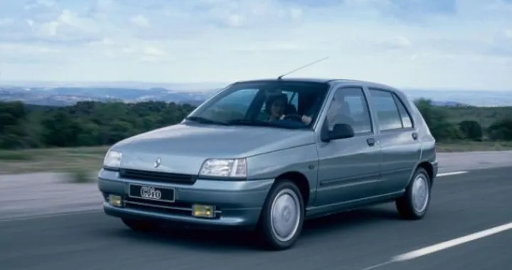 Renault Clio: l'utilitaria francese compie 20 anni