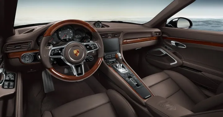 I nuovi interni in legno Porsche Exclusive