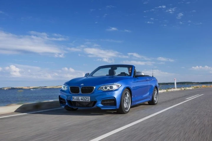 La BMW Serie 2 ora è anche Cabrio