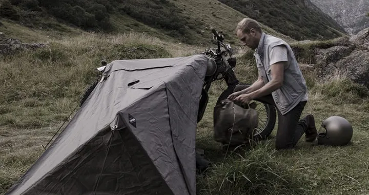 Bivacco con la tenda da moto Exposed
