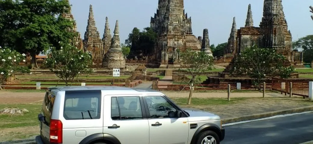 Auto & Turismo: Tailandia con la Land Rover Discovery tra Buddismo, Wat, e sorrisi