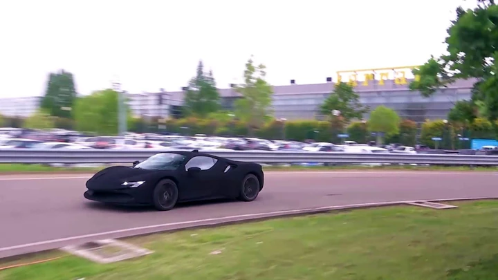 Ferrari SF90 Stradale: tuning con livrea speciale e ancora più potenza