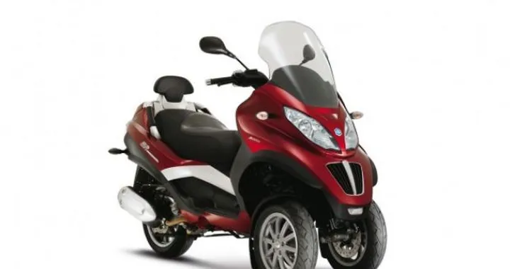 Nuovi Piaggio MP3 300 e MP3 300 LT 2010 con Ride by Wire