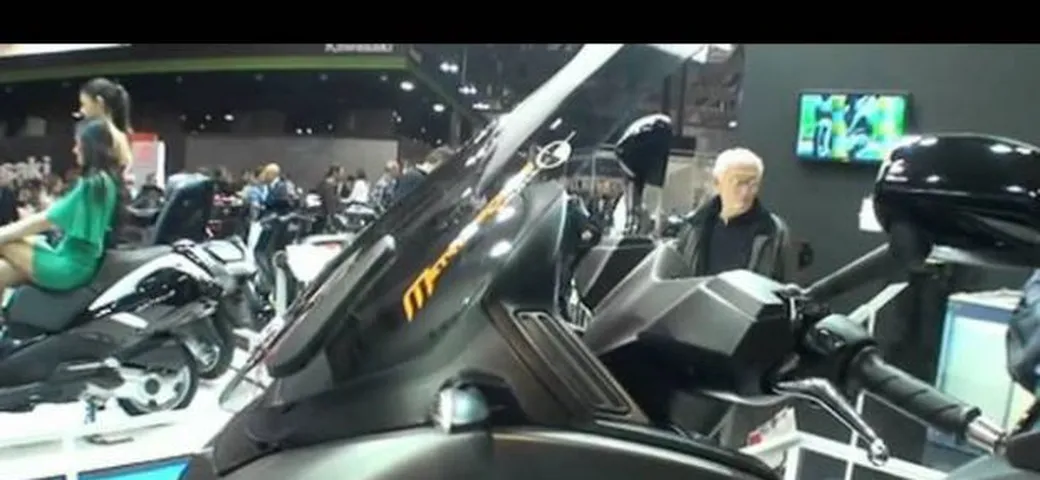 Peugeot Metropolis 400i 2012: Video Salone Eicma Milano 2011