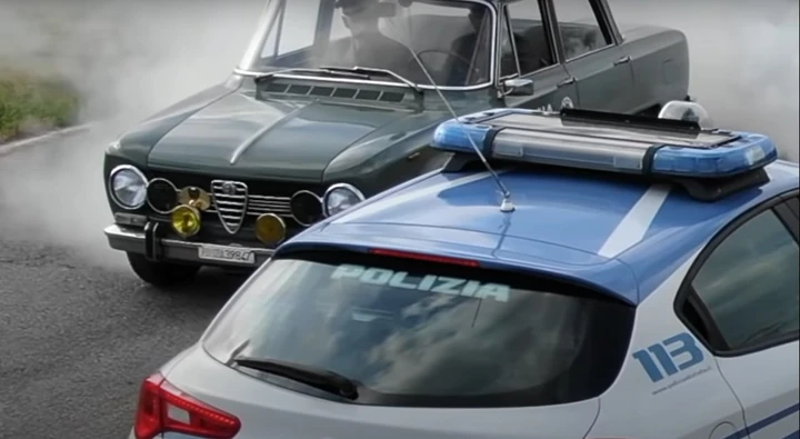 Polizia di Stato: un incontro emozionante fra due Alfa Romeo [Video]