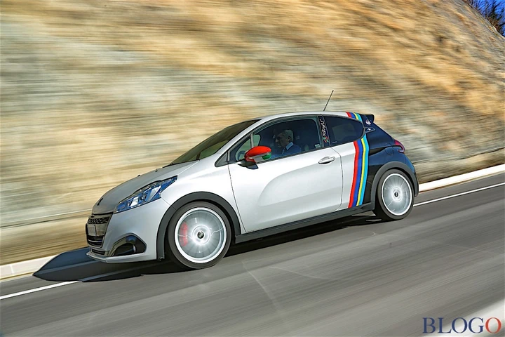 Peugeot  208 GTi/NOVE: informazioni e foto
