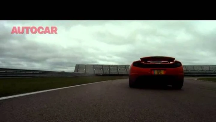 Video: Autocar Porsche 911 GT3 RS contro McLaren MP4-12C