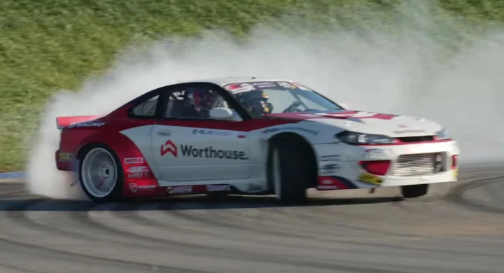 Come si comporta un Sim Drifter su Nissan reale da 900 CV?