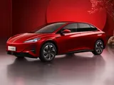 Questa berlina elettrica cinese batte anche la Tesla Model 3: autonomia superiore