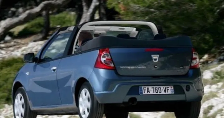 Dacia Sandero: ricostruzione grafica della Cabrio
