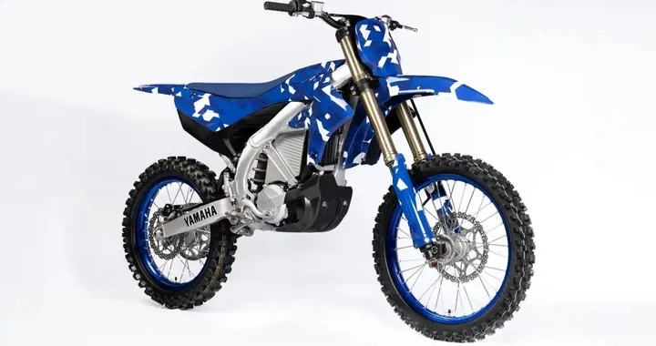 Yamaha YE 01: debutto nel motocross elettrico a EICMA 2025