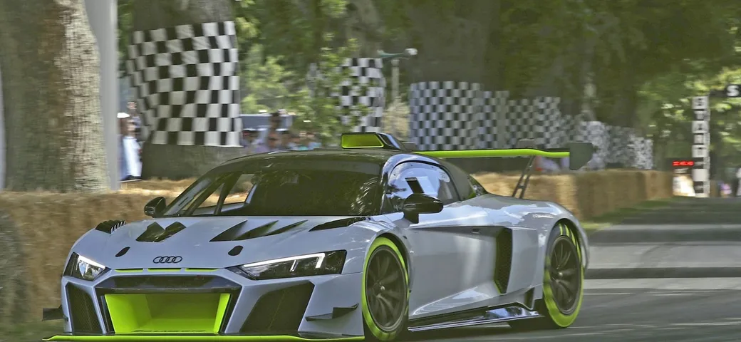 Audi R8 LMS GT2: a Goodwood per le corse dei gentlemen
