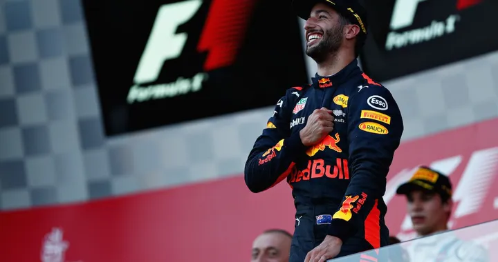 Gp Azerbaijan F1 2017: trionfa Ricciardo, che tensione Vettel-Hamilton!