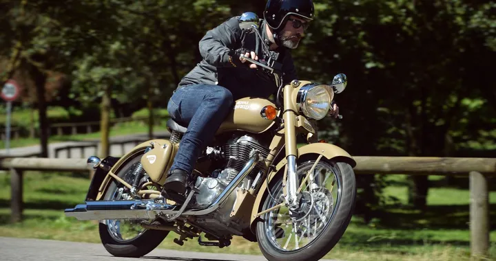 Royal Enfield Classic 500: primo contatto