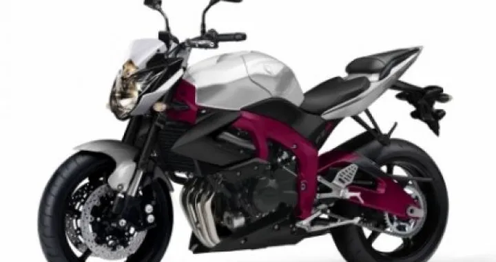Yamaha FZ8: un render ne anticipa le forme