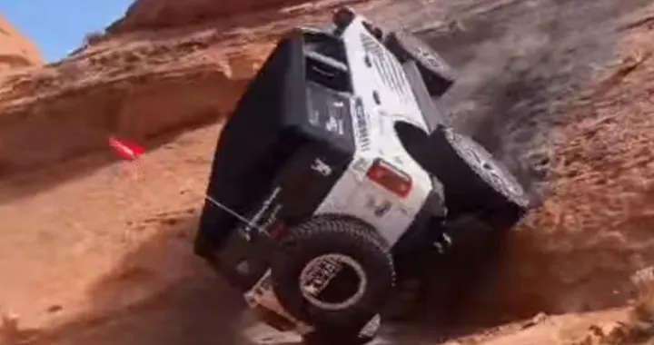 Ford Bronco: il rock-crawling finisce male [Video]