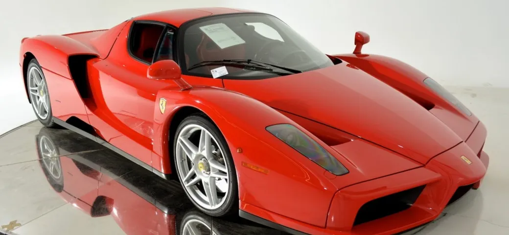 Una Ferrari Enzo in vendita a 2.5 milioni di euro