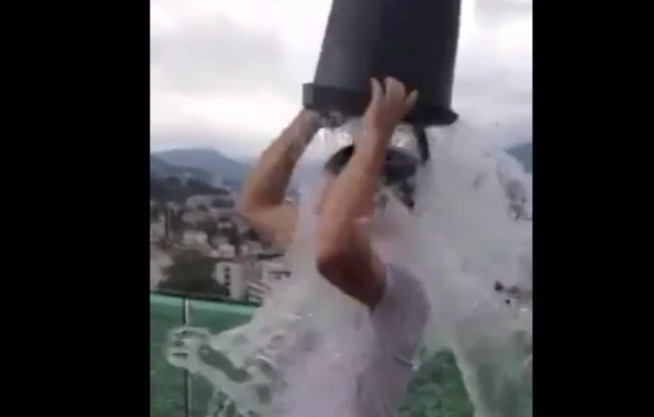 Doccia ghiacciata contro la SLA: Lorenzo, Pedrosa, Marquez e Rossi accettano la sfida #IceBucketChallenge