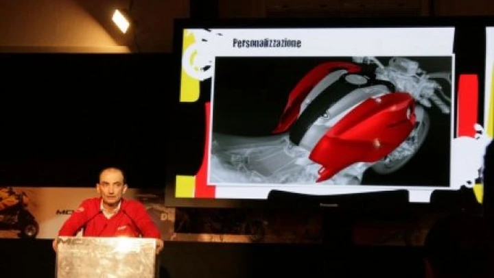 Ducati Monster Art e Colour therapy 2009: intervista a Claudio Domenicali
