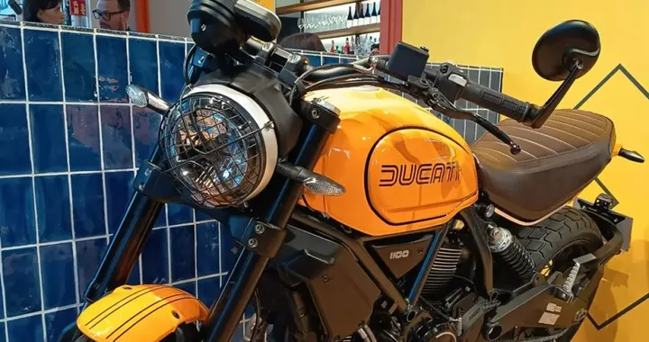 Ducati celebra 10 anni della Scrambler a Barcellona con Rizoma