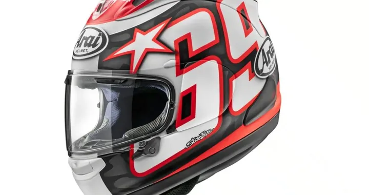 Arai presenta quattro nuove grafiche per RX7V EVO e replica piloti
