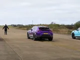 Drag Race Lamborghini Urus: SE contro Performante contro  S