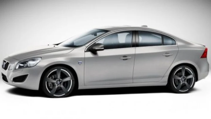 Volvo: il render della nuova S60 R