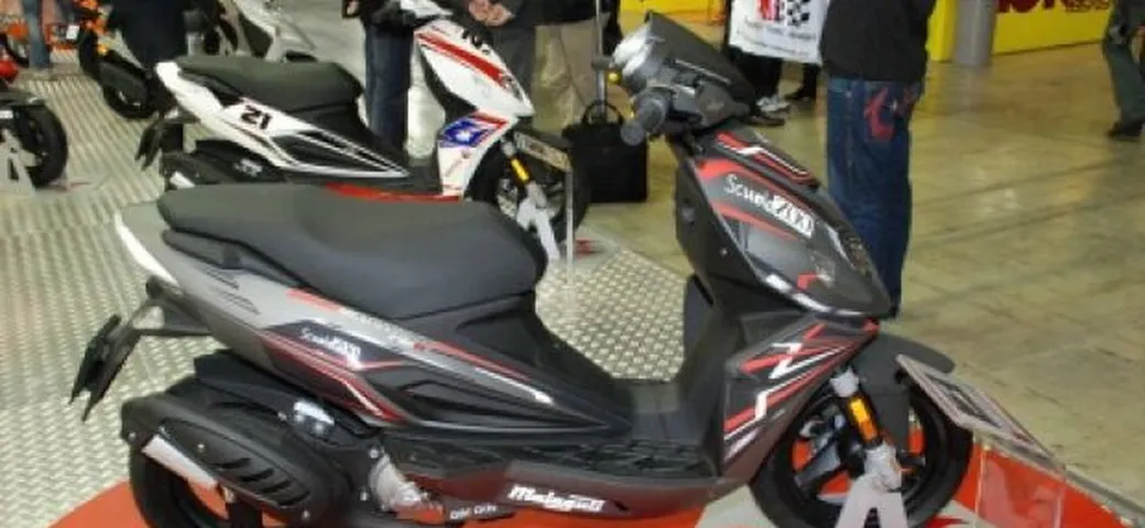 Malaguti Phantom F12 R 50cc ScuolaZoo Limited Edition