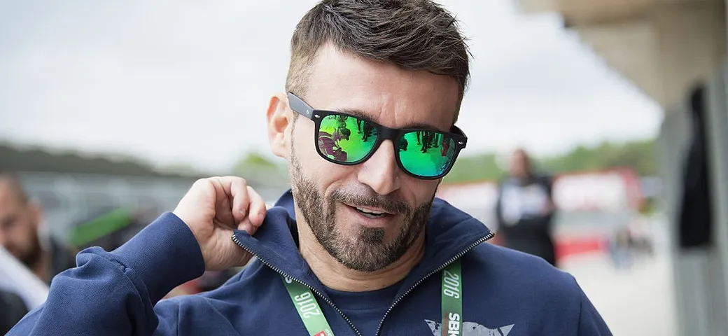 Max Biaggi ringrazia il suo angelo, Bianca