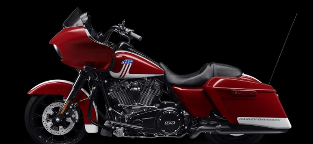 Harley-Davidson, un omaggio alla bandiera americana: due nuove colorazioni per la Road Glide Special