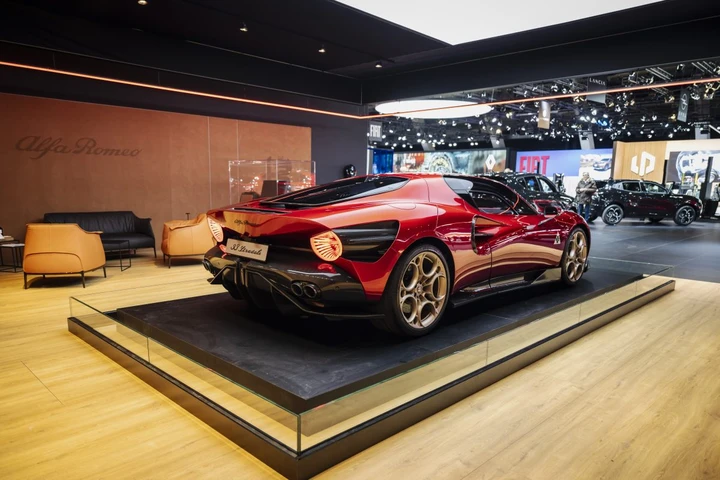 Alfa Romeo rivoluziona il futuro: design, sostenibilità e motorsport