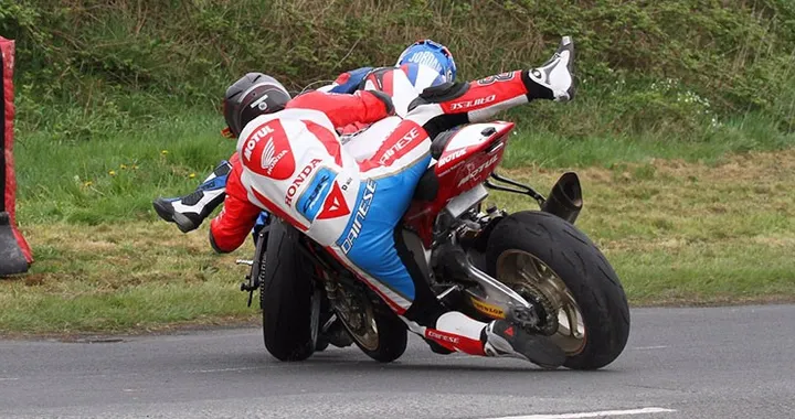 Debutto sfortunato per Guy Martin sulla Honda CBR 1000 RR [Video]