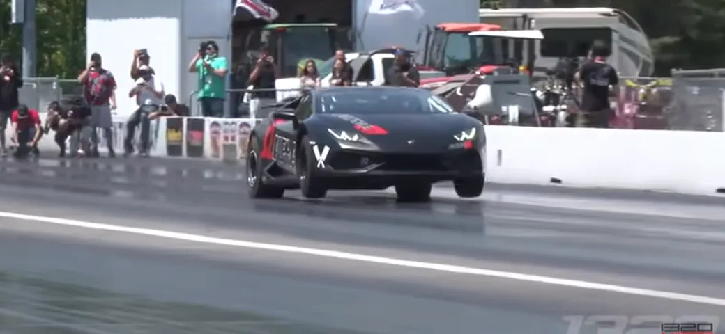 Drag race: la Huracán da 2000 CV impenna e fa il record [Video]