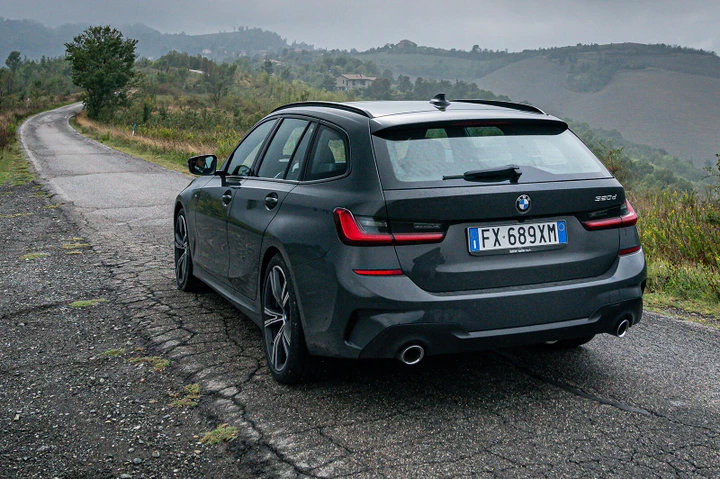 BMW Serie 3 Touring 2020, al volante della sesta generazione (VIDEO)
