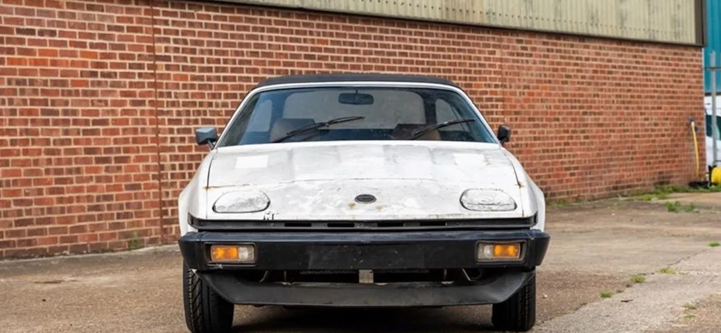 Triumph TR8 Cabrio: ha solo 73 miglia, ma necessita un restauro