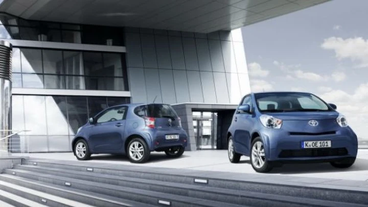 Toyota iQ: prime immagini del Model Year 2011