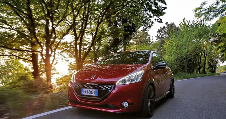 Peugeot 208 GTi 30th: primo contatto e video prova