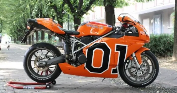 Foto del giorno: Ducati 749 General Lee Replica